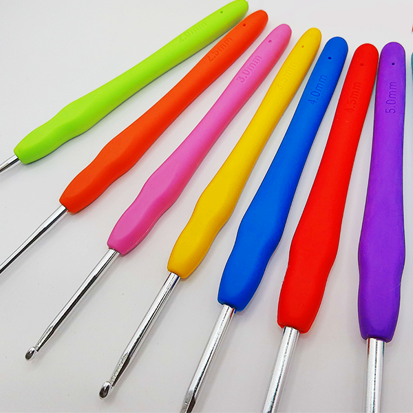 18 pcs Crochet Hook Set with Case & Accessories