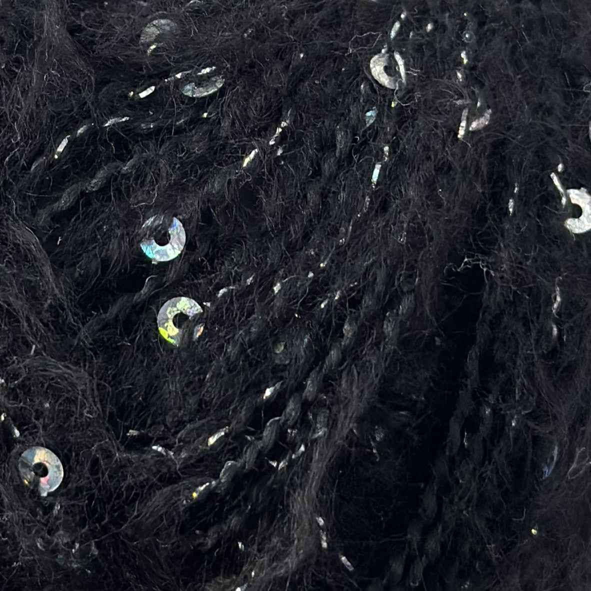 Wool blend yarn with Sequins