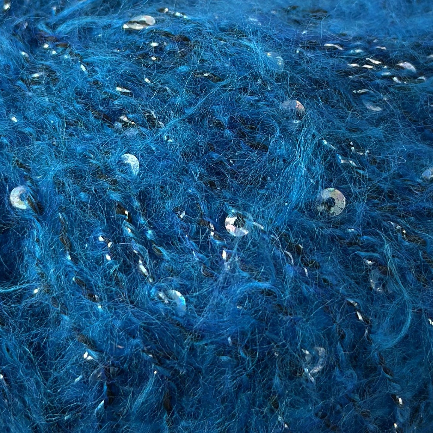 Wool blend yarn with Sequins